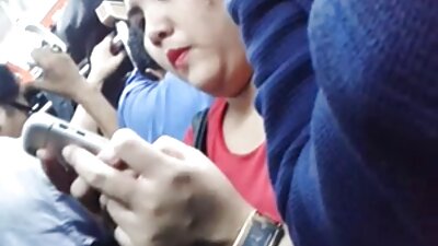 ผู้หญิงเอเชียถ่างช่องคลอดด้วยเครื่องมือและชักว่าวคลิตอริสของเธอ วีดีโอ โป้ xxx .