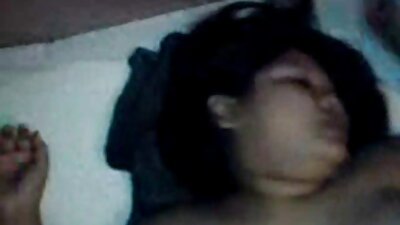 Gangbang ฉ่ำในห้องสุขากับ วิ ดิ โอ โป็ MILFs ตูดใหญ่สองคน .